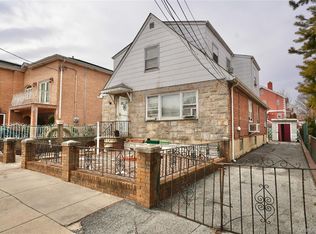 20-50 Hazen St, Flushing, NY 11370