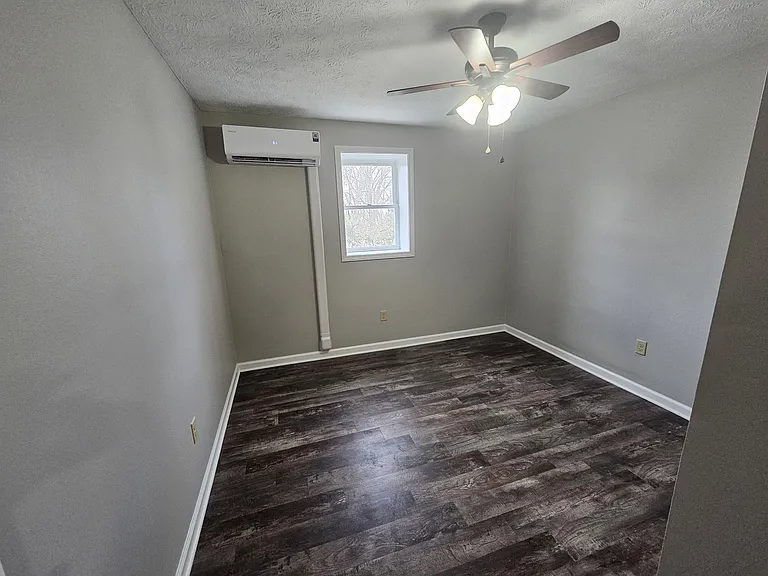 211 Earlene Ct #C — Photo 7