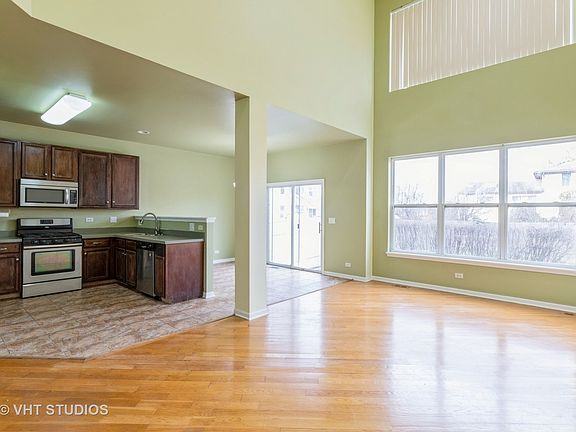 4th image of 9028 Buckingham Park Dr