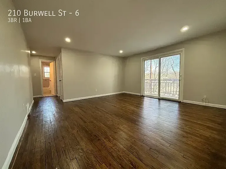 210 Burwell St #6 — Photo 8