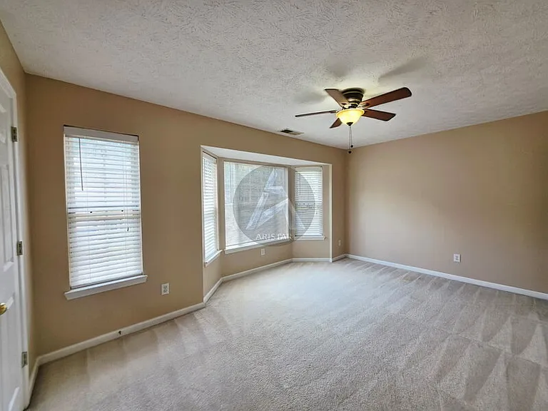 4319 Thorngate Ln — Photo 10