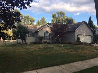 14365 Blue Heron Dr, Fenton, MI 48430