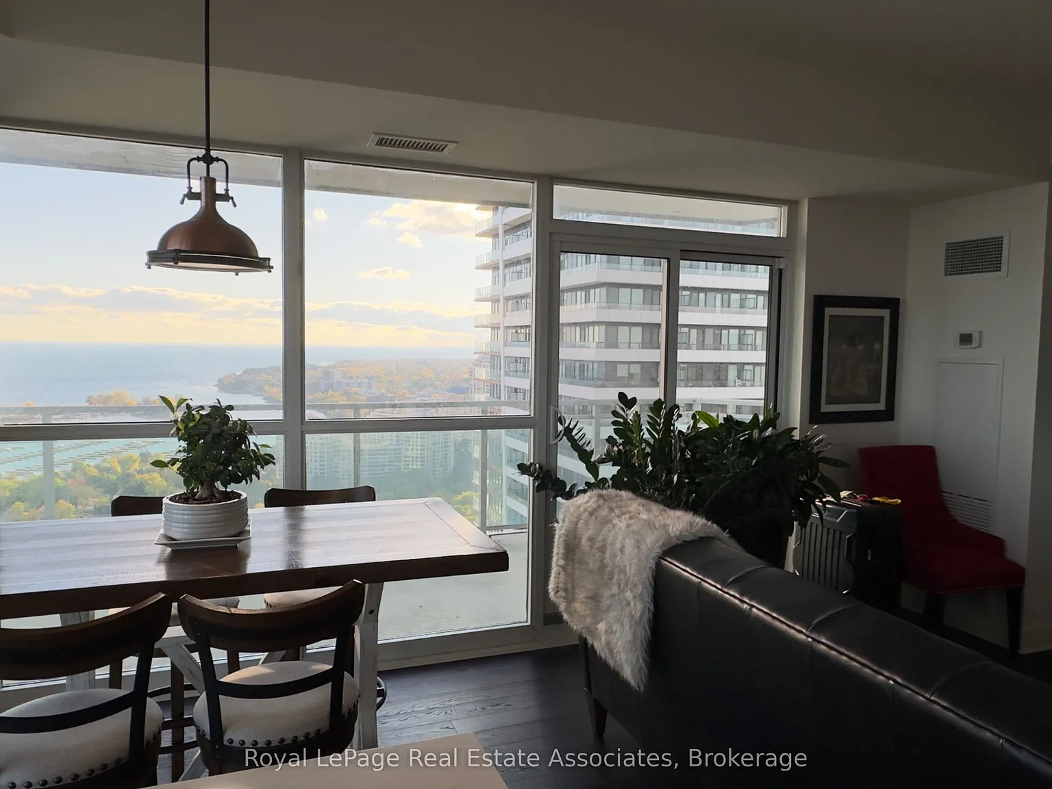 2 bed, $3,500 — Photo 4