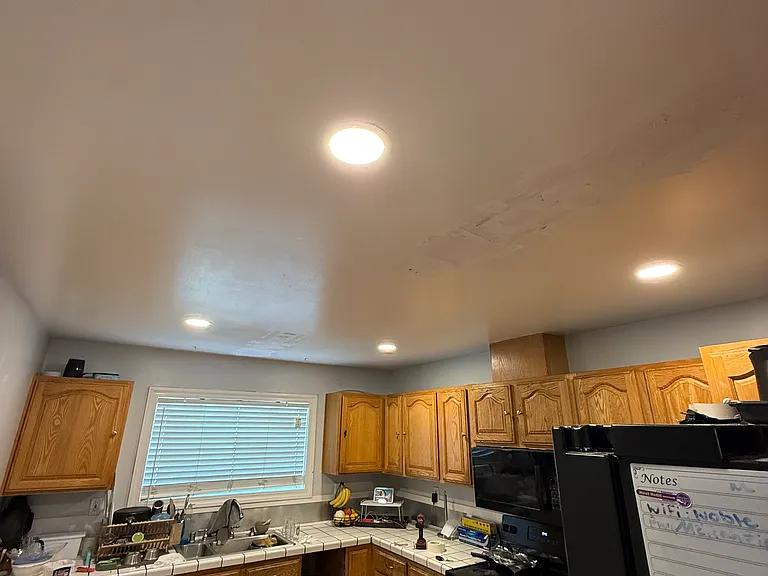 614 McKenzie Ave — Photo 4