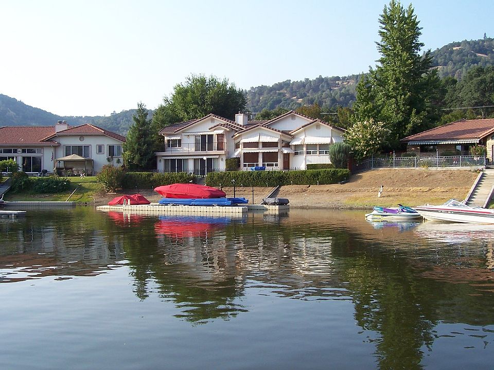 House on Lagoon