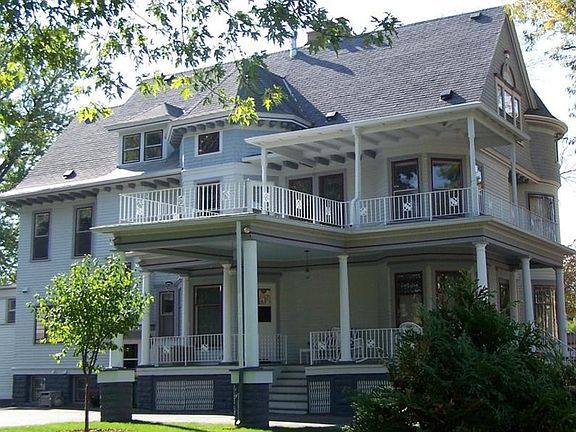3rd image of 109 S Park Ave