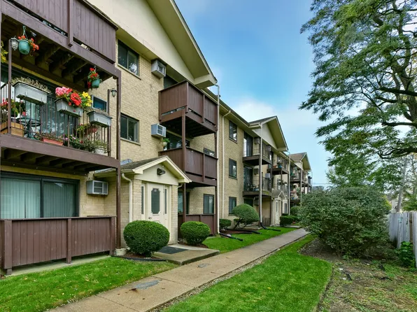 100 N Mason St APT 303, Bensenville, IL 60106
