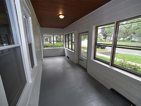 3rd image of 851 Grand Ave