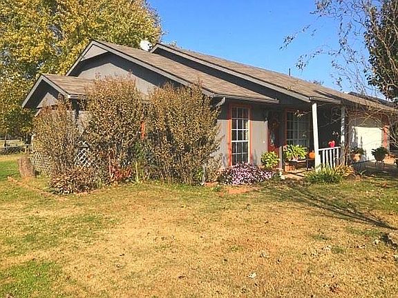 2nd image of 707 E Mimosa Pl