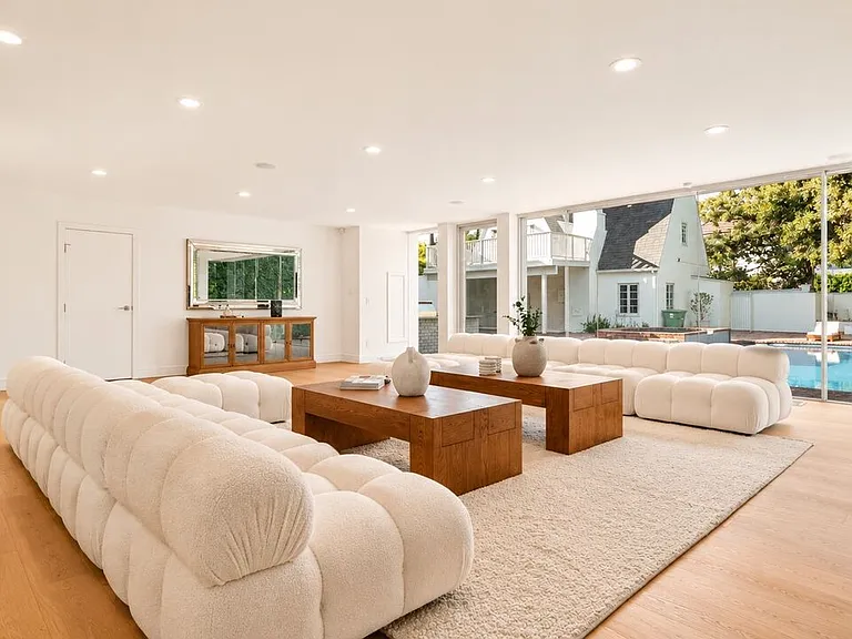 612 N Bedford Dr — Photo 11
