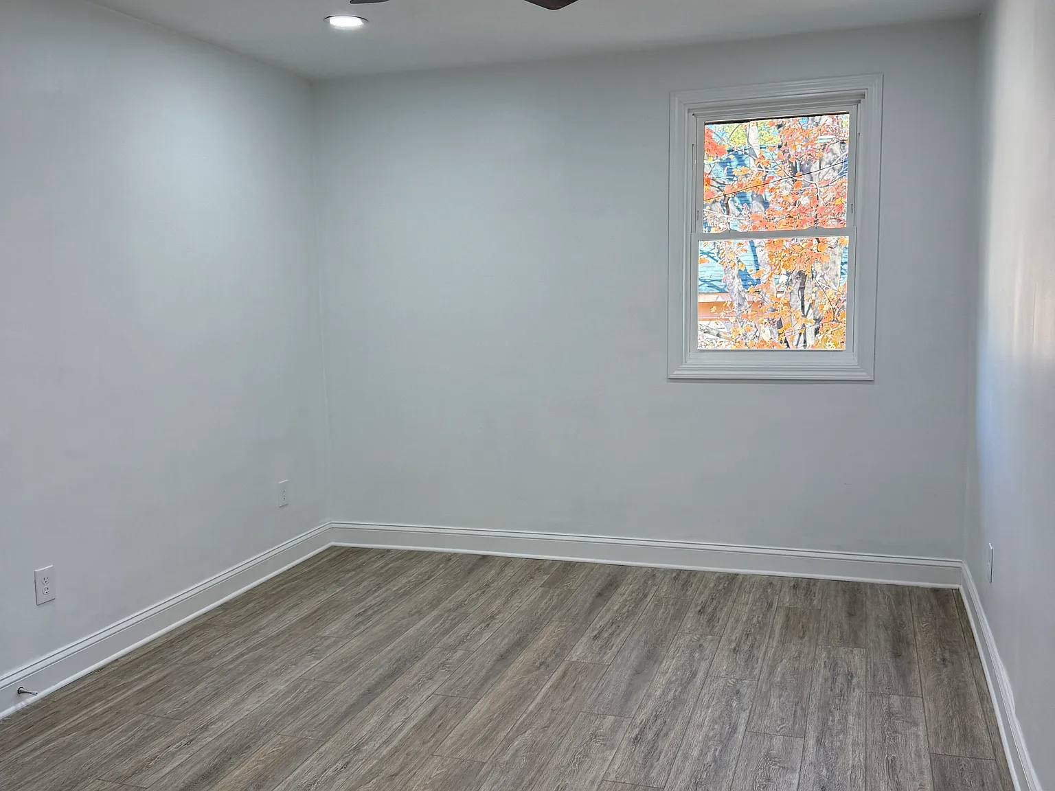 210 Estoria St SE — Photo 2