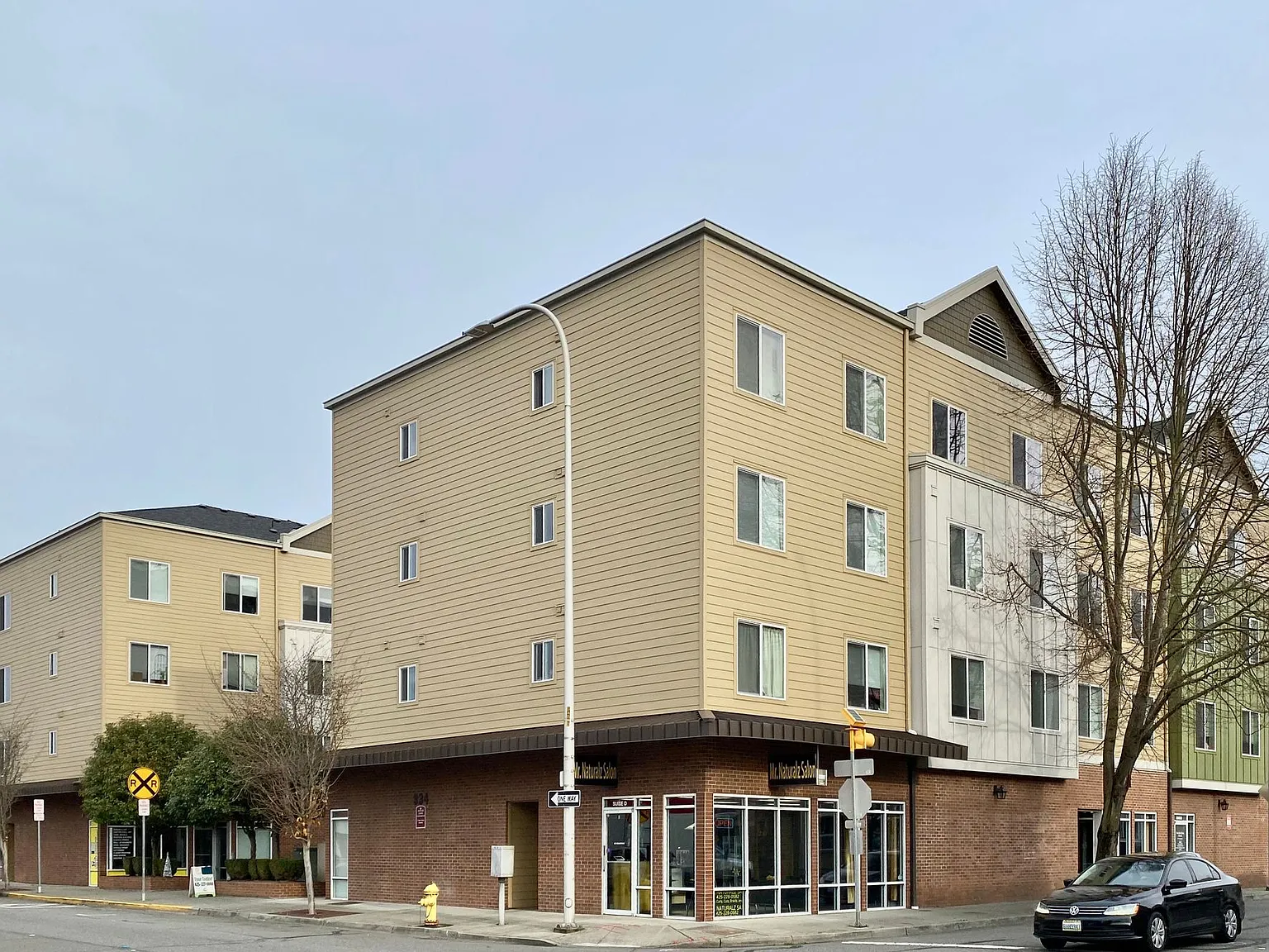 Divine Suites at Downtown Renton — Photo 3