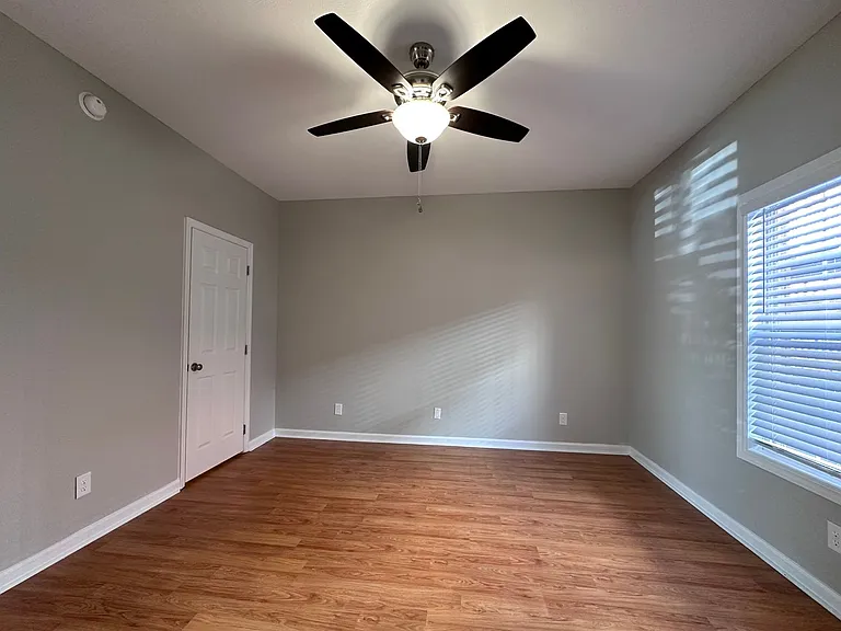 Rand Powell Apartment Homes — Photo 63