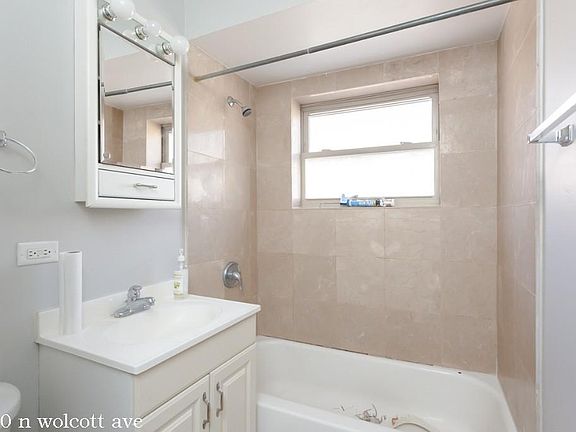 3rd image of 4540 N Wolcott Ave #225