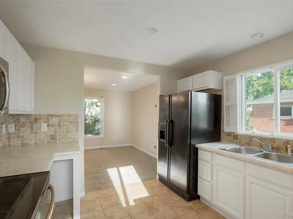 7261 Avrum Dr, Denver, CO 80221