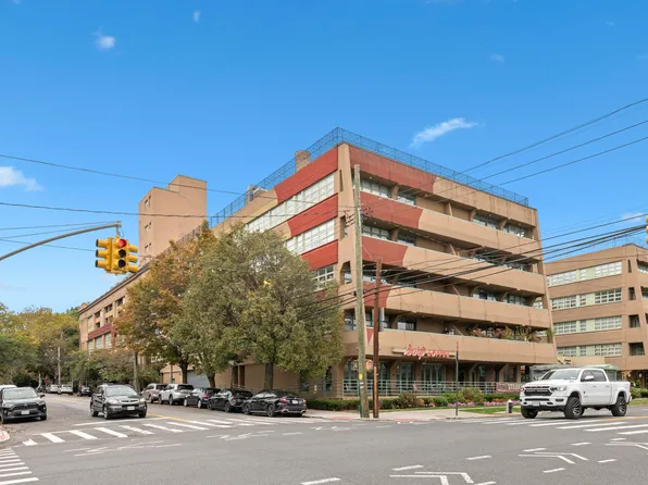 19-19 24th Avenue image 11 of 17