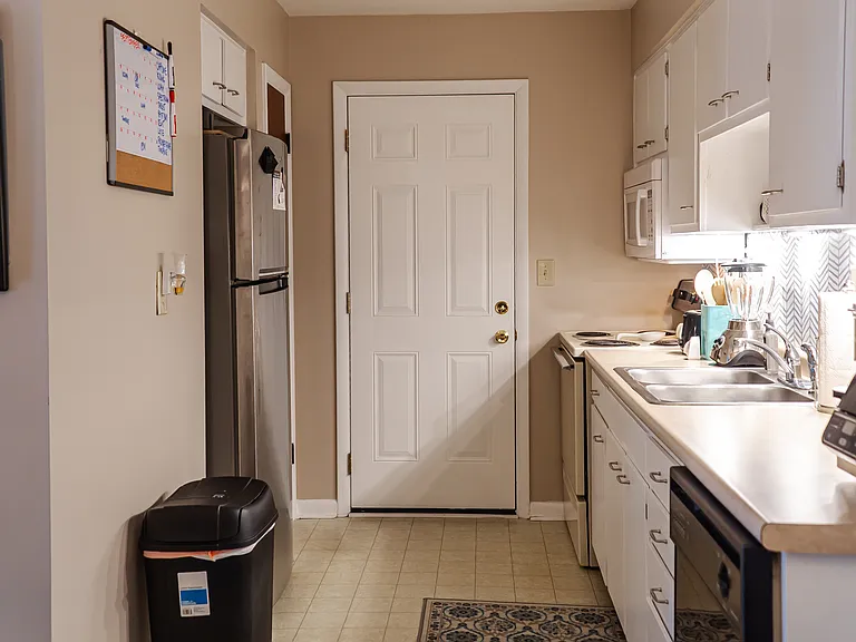 2703 Brownsboro Rd #2 — Photo 16