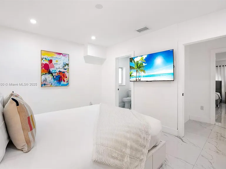1651 SW 13th Ave — Photo 46
