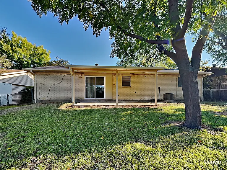4015 Hartford Dr — Photo 16