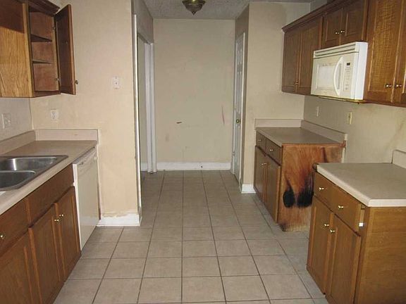 4th image of 113 E Howard Dr