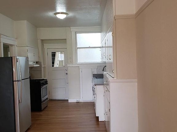2nd image of 547 Dolores St APT 3