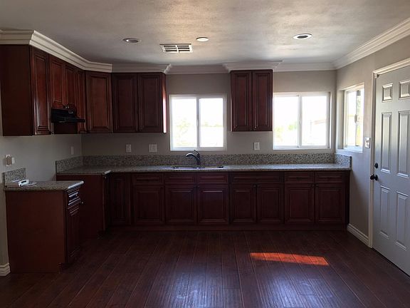 3rd image of 28395 W Highway 58