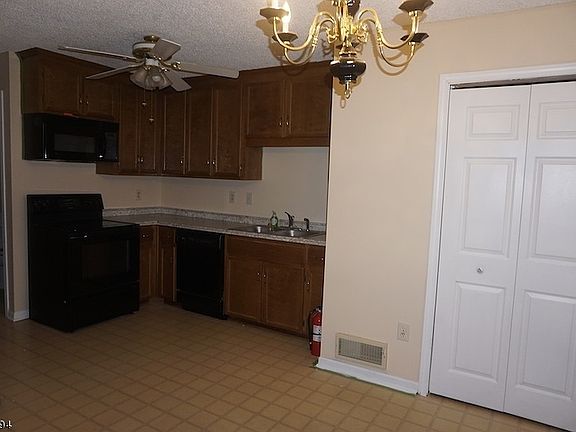 3rd image of 41 Burlington Ct #1921