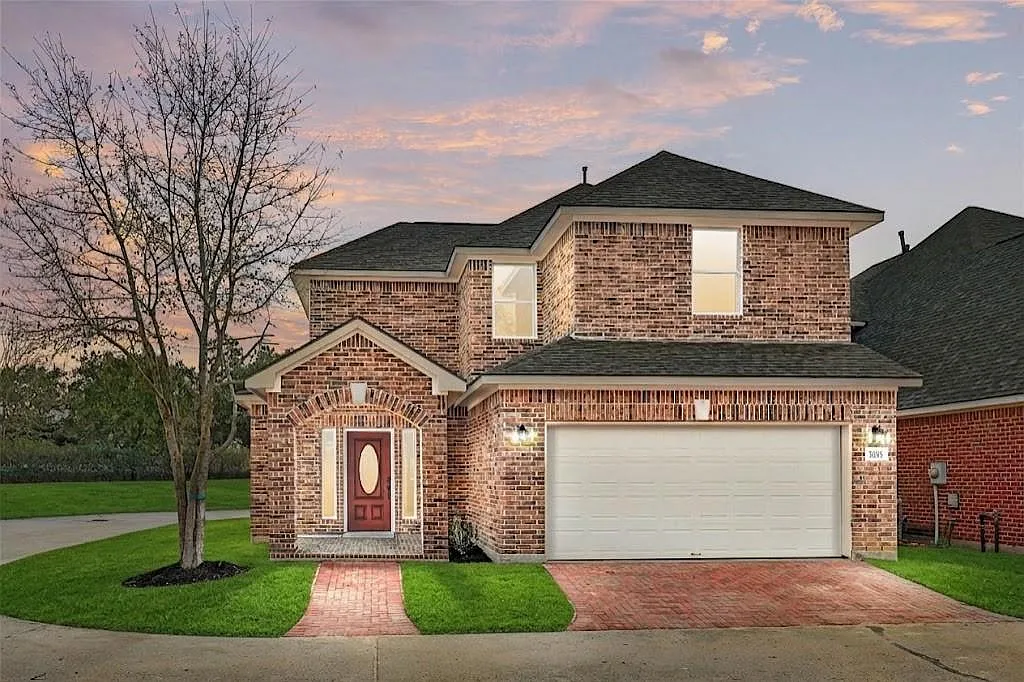 4 bed, 2.5 bath, 2304 sqft, $2,650 — Photo 1