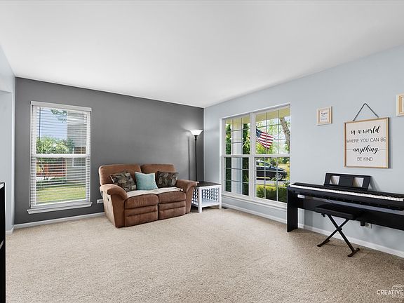 3rd image of 2917 Deerpath Ln