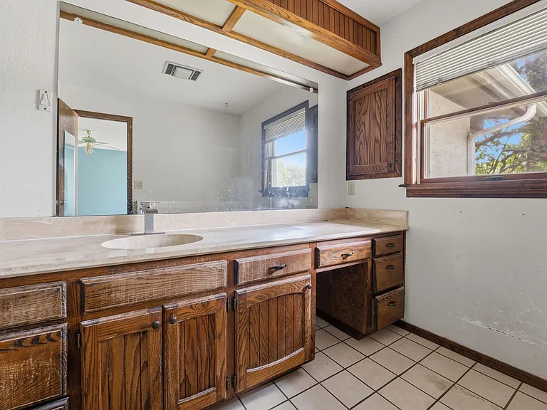 315 E Fairway Ln — Photo 22