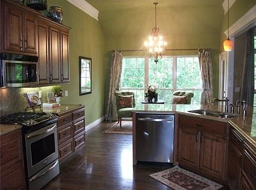 5th image of Dillow Cir