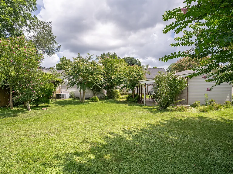4 Orlando Dr — Photo 8