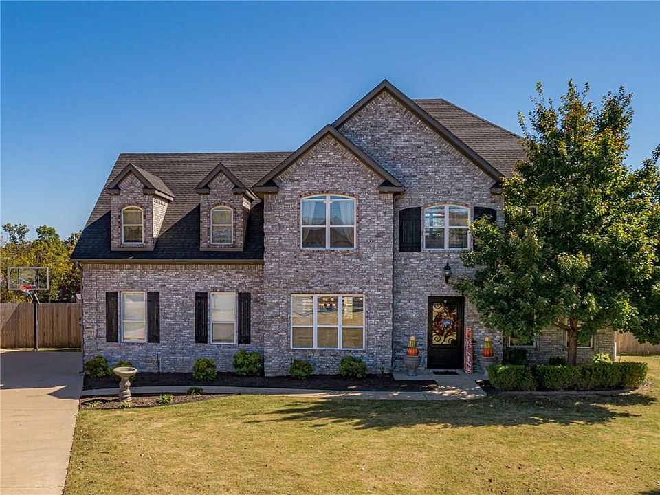 1st image of 5215 S Sloan Cir