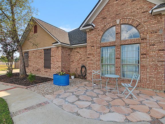 3rd image of 214 Cornerstone Blvd