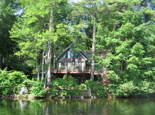 87 Lakeview Dr, Nottingham, NH 03290