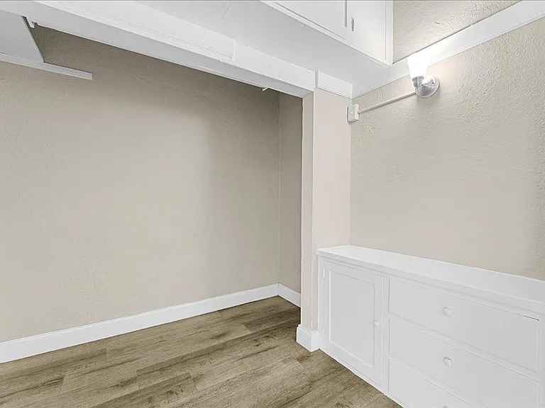 118 N Westmoreland Ave #205 — Photo 3