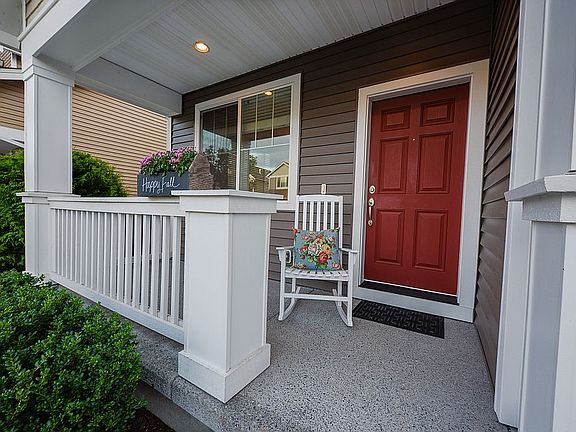 Wide Porch, take a seat!