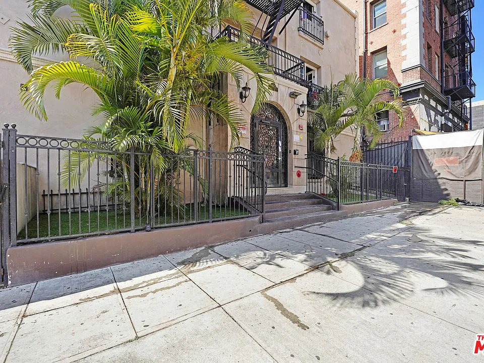 807 S Fedora St #205