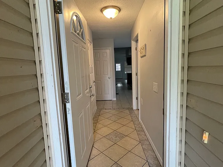 1145 Merrie Way — Photo 2