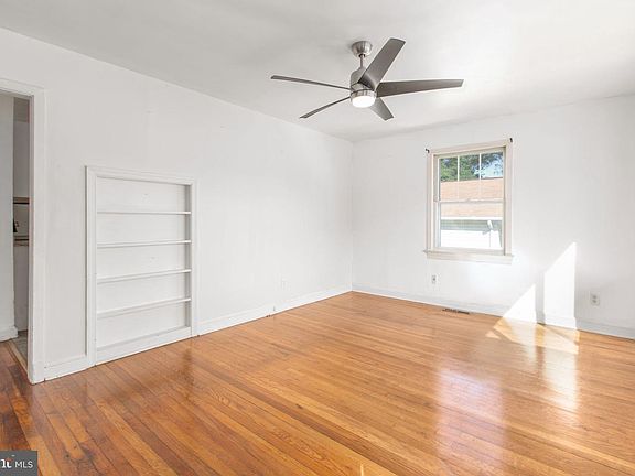 3rd image of 117 Hill St