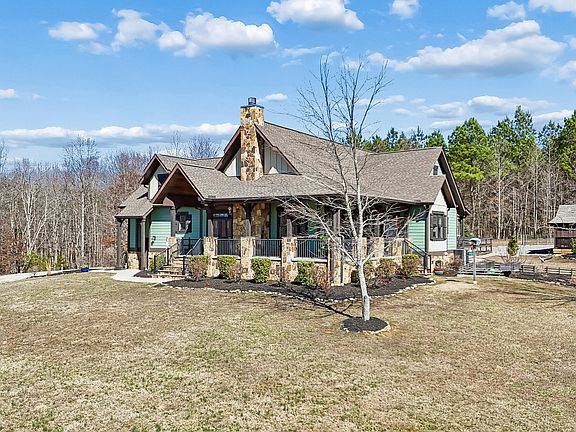 2nd image of 925 River Bluffs Dr