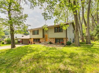 720 Mercury Dr W, Shoreview, MN 55126