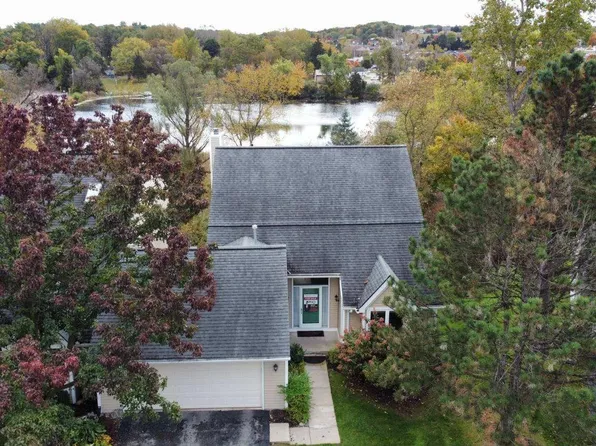 647 Mill Pointe Dr, Milford, MI 48381