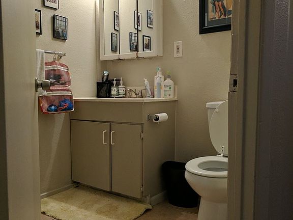 5th image of 204 E 2nd Ave APT 03