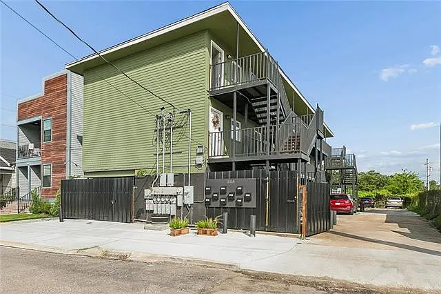 3318 Broadway St #303