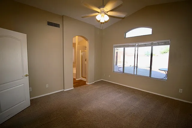 1115 E Pontiac Dr — Photo 12