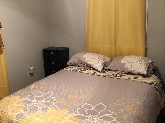 5th image of 102 Coakley St