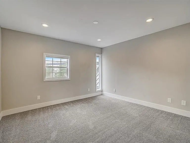 935 La Posada Dr #222 — Photo 16