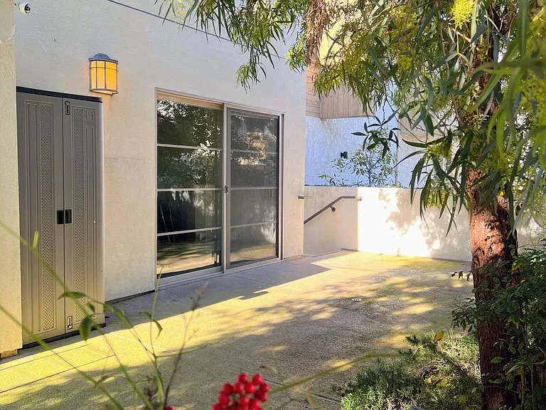 1744 Granville Ave #106 — Photo 5