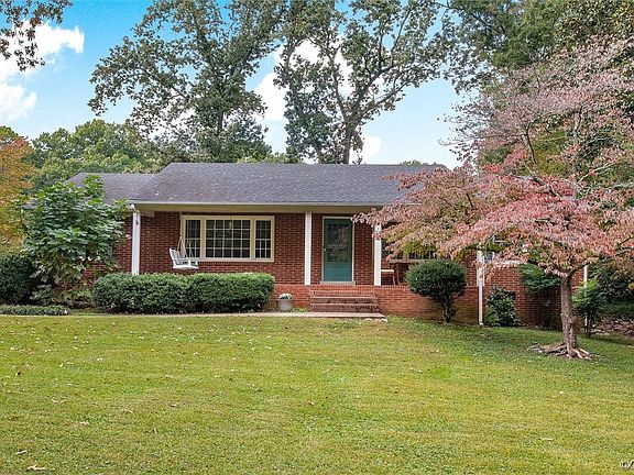 2nd image of 2332 Shoreham Dr
